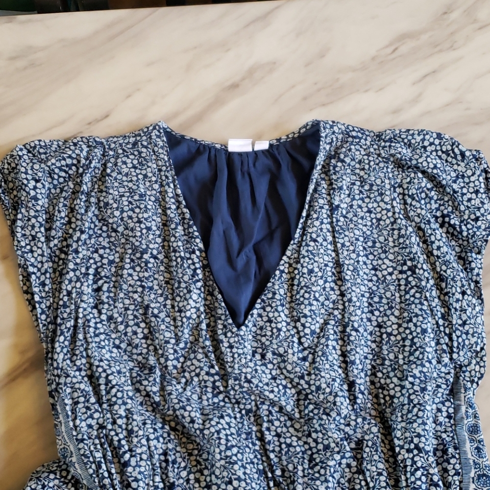 GAP M Tall v neck midi tiered dress with pockets!